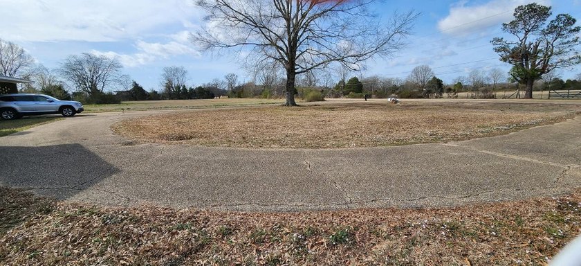 Discover the perfect blend of opportunity and privacy with this - photo 6