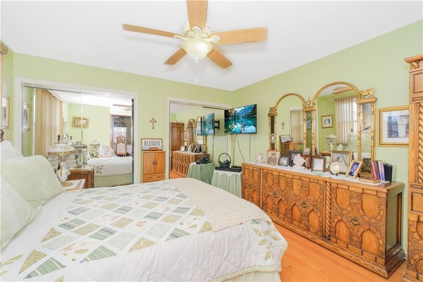 Double lots, Unique Property, about 10,275 sq ft for these 2 - photo 14