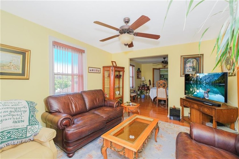 Double lots, Unique Property, about 10,275 sq ft for these 2 - photo 18