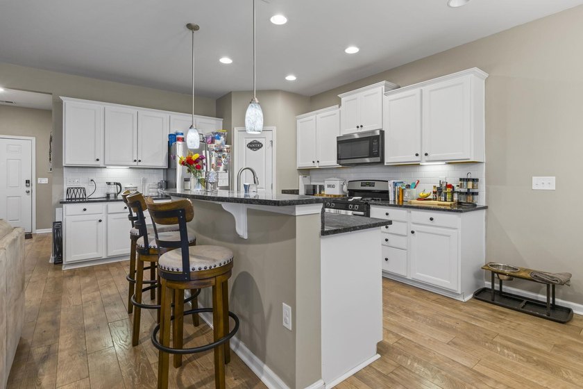 Welcome to this beautifully maintained home offering a - photo 11