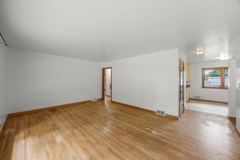 Welcome to 711 Elm Ave in Gaylord-a charming rambler nestled in - photo 12