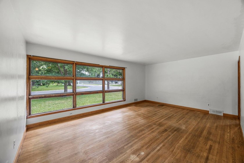 Welcome to 711 Elm Ave in Gaylord-a charming rambler nestled in - photo 13