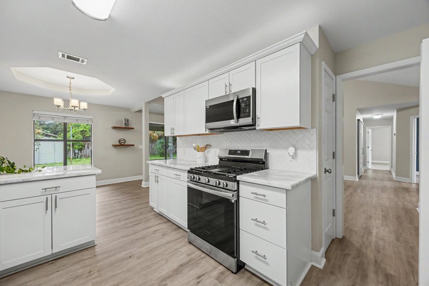 Welcome home to this gorgeous, light-filled 3-bedroom - photo 22