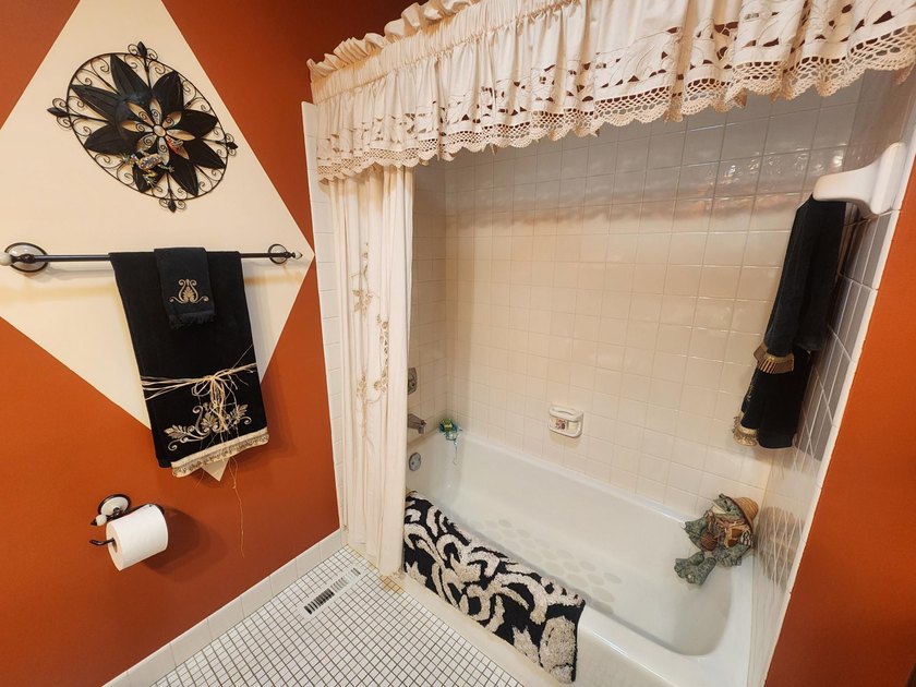 Welcome to Cimarron Ponds, and the Kingwood one-level townhome - photo 24