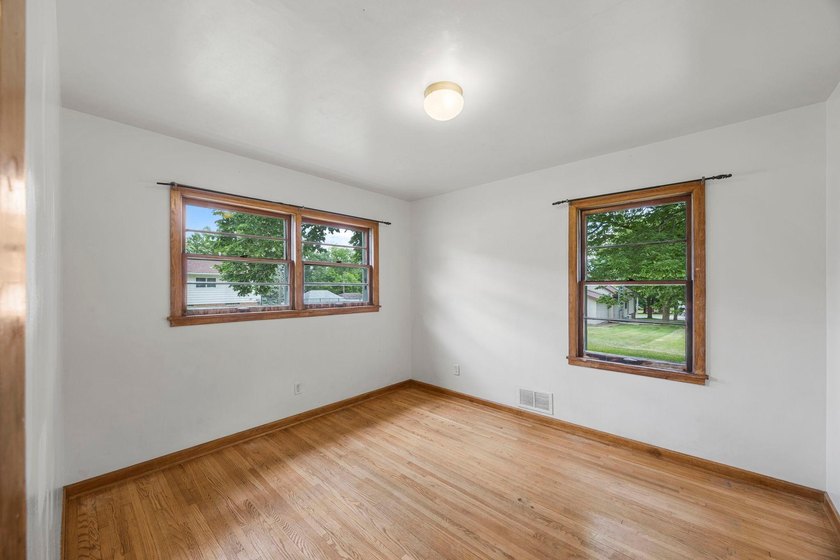 Welcome to 711 Elm Ave in Gaylord-a charming rambler nestled in - photo 26