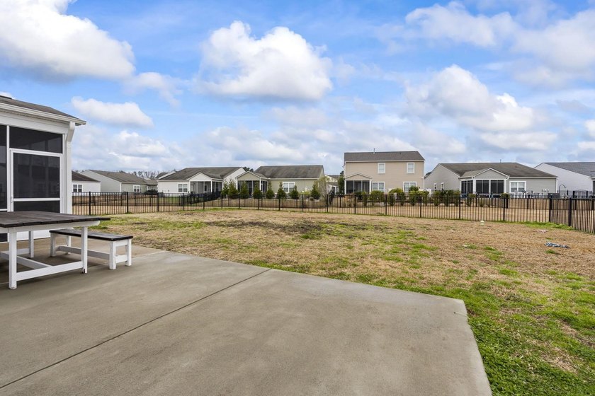 Welcome to this beautifully maintained home offering a - photo 34