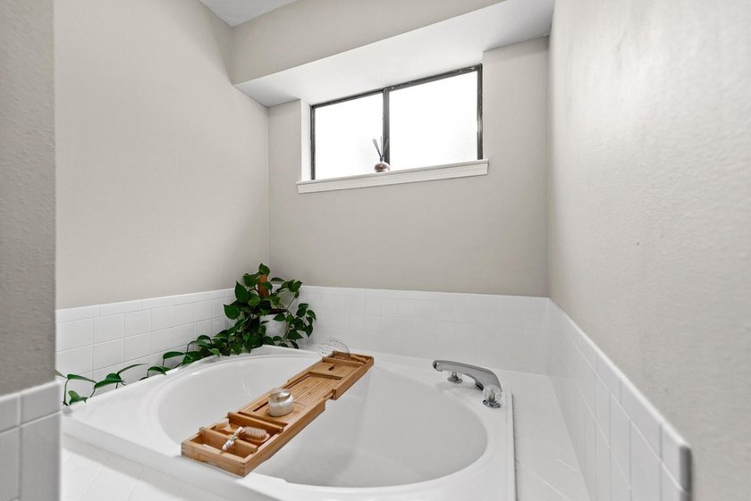 Welcome home to this gorgeous, light-filled 3-bedroom - photo 37