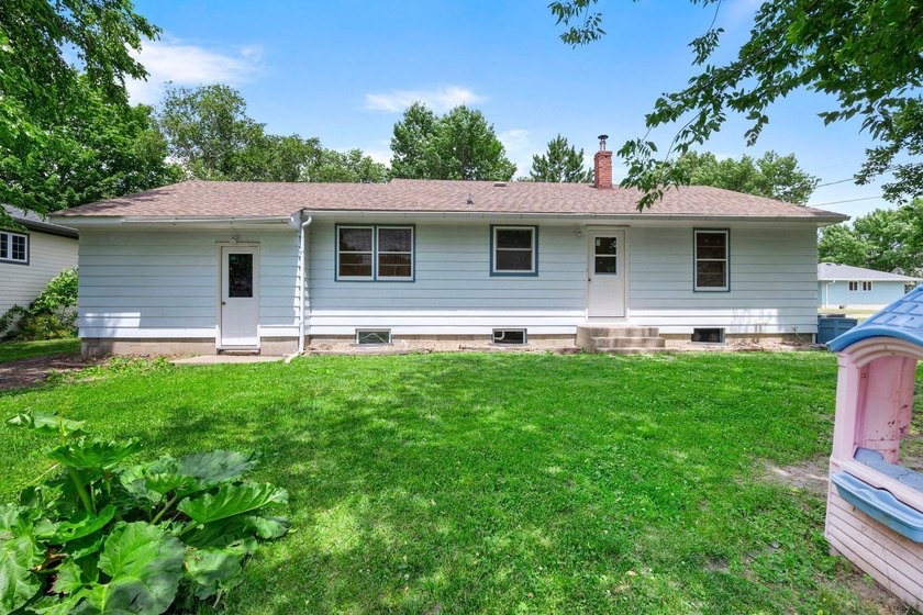 Welcome to 711 Elm Ave in Gaylord-a charming rambler nestled in - photo 37