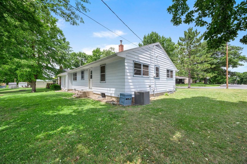 Welcome to 711 Elm Ave in Gaylord-a charming rambler nestled in - photo 38