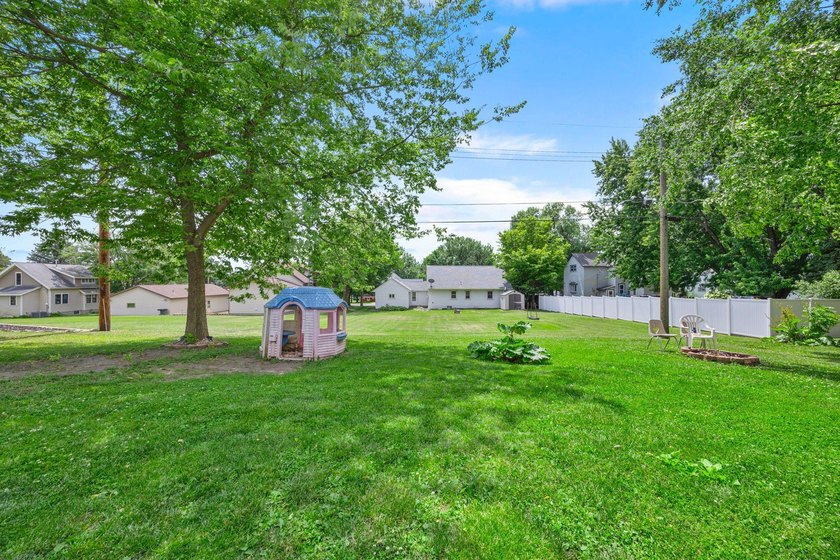 Welcome to 711 Elm Ave in Gaylord-a charming rambler nestled in - photo 39