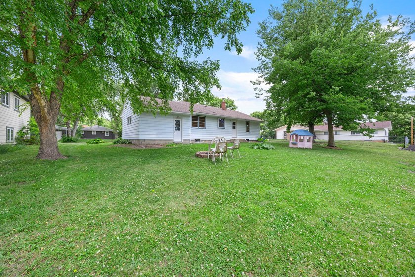 Welcome to 711 Elm Ave in Gaylord-a charming rambler nestled in - photo 40