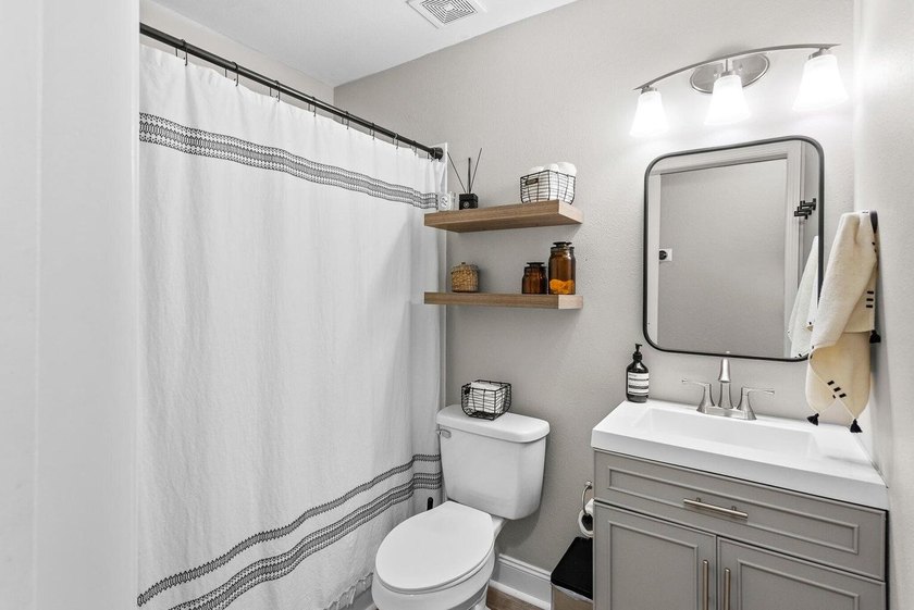 Welcome home to this gorgeous, light-filled 3-bedroom - photo 44