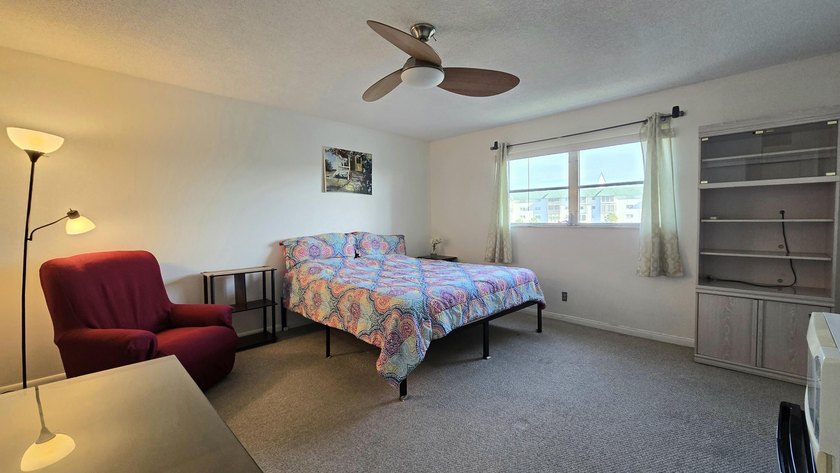Enjoy South Fla seasonal or full-time living in Castle Gardens - photo 7
