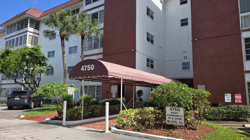 Enjoy South Fla seasonal or full-time living in Castle Gardens - photo 10