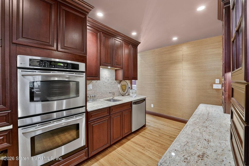 Enjoy family and entertaining in this charming 4 bedroom - photo 15