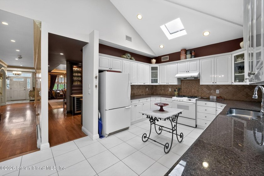 Enjoy family and entertaining in this charming 4 bedroom - photo 17