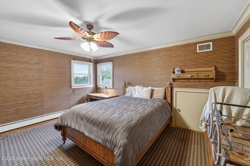 Enjoy family and entertaining in this charming 4 bedroom - photo 21