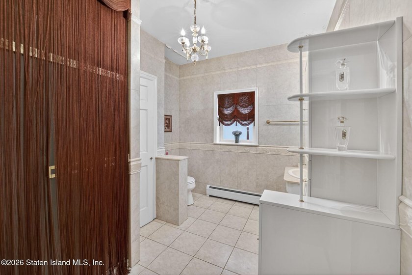 Enjoy family and entertaining in this charming 4 bedroom - photo 26