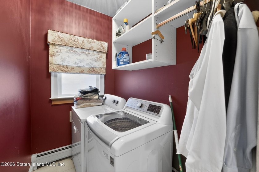 Enjoy family and entertaining in this charming 4 bedroom - photo 29