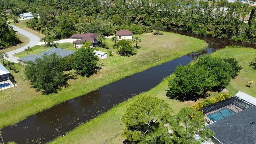FRESH WATER CANAL VACANT LOT. Discover the perfect opportunity - photo 4