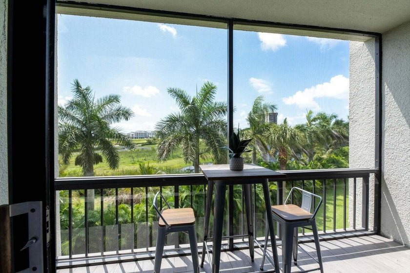 Beautiful furnished 2 bedroom 2 bath unit with open kitchen and - photo 10