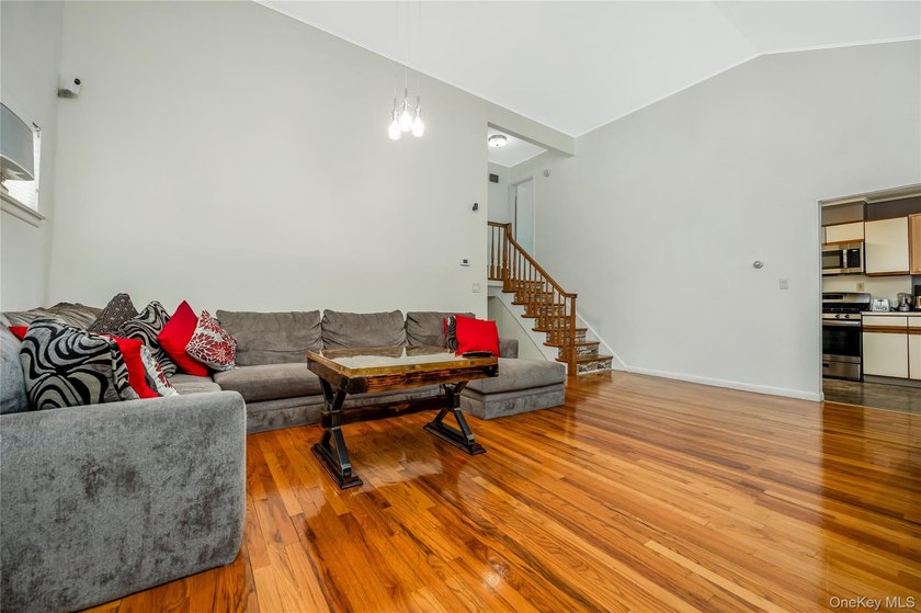 Live, Play And Commute **Bay Terrace Vicinity** *ORIGINALLY A - photo 9