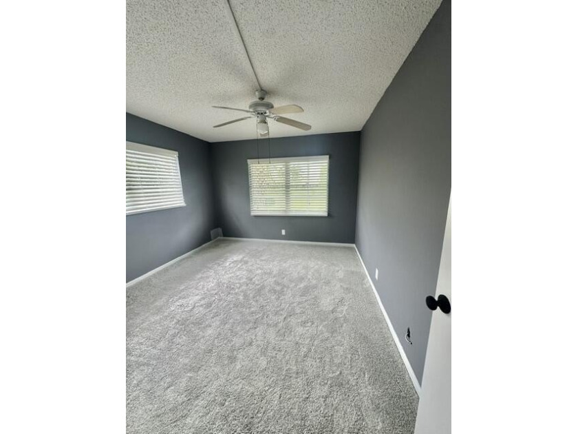 Bright and light 2nd-floor, 2 bedroom, 1.5 bathrooms, corner - photo 8