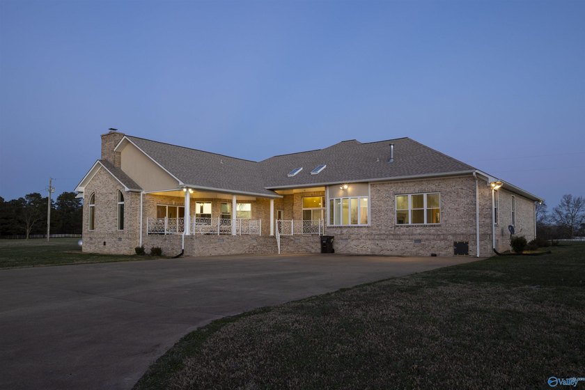 OPEN HOUSE SUN 7/12 2-4Refreshment Magnificent Contemporary 4+BR - photo 30
