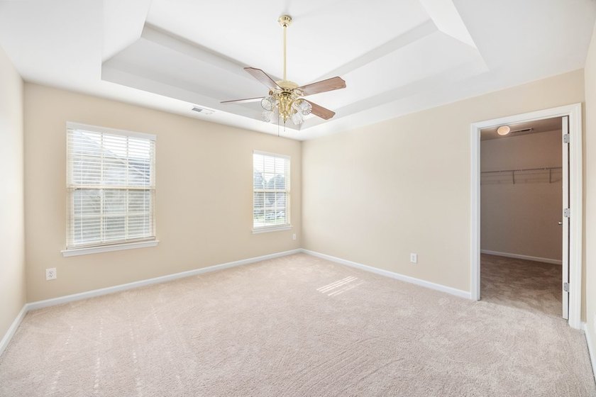21 Avery Drive welcomes you home! This move-in ready home offers - photo 33
