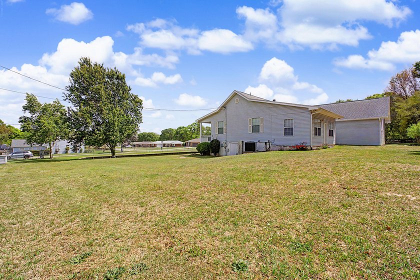 Discover peaceful country living just minutes from Pensacola - photo 41
