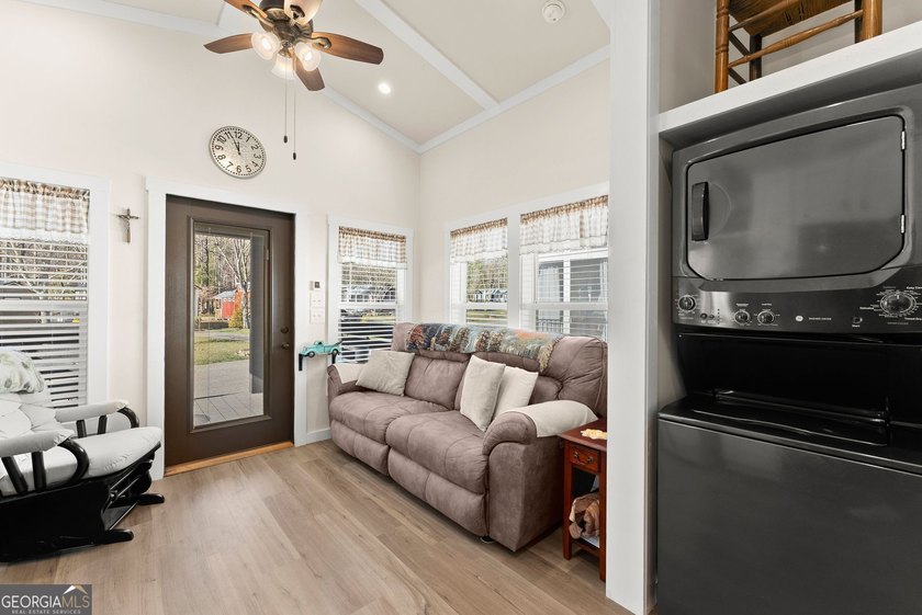 MAKE OFFER! Seller is ready to travel. Don't miss this - photo 11