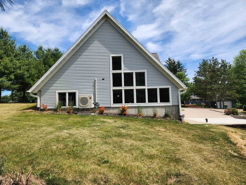 Located on a dead end with a boat ramp to beautiful emerald - photo 10