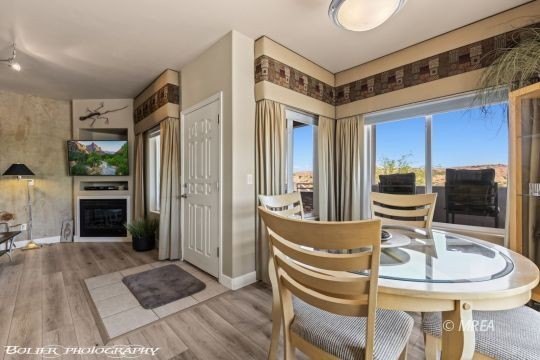 Check out this great condo with an amazing front courtyard - photo 9
