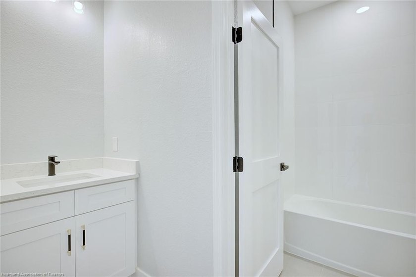 Brand New construction offering 4 bedrooms, 2 bathrooms, and a - photo 6