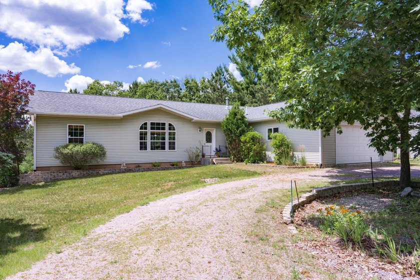 Built in 2014 and situated on a secluded 0.94-acre lot, this - photo 4