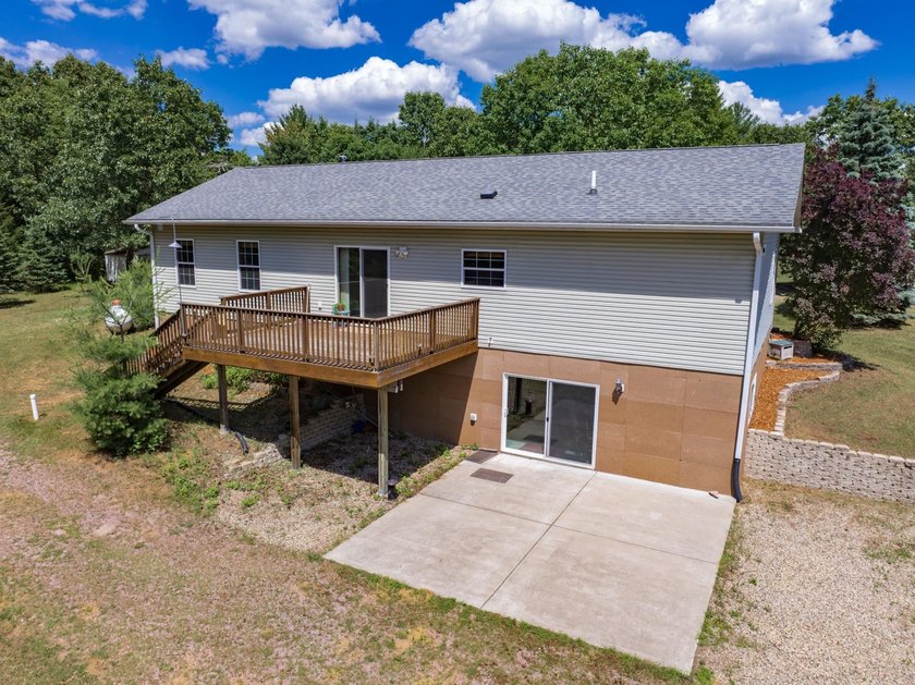 Built in 2014 and situated on a secluded 0.94-acre lot, this - photo 6
