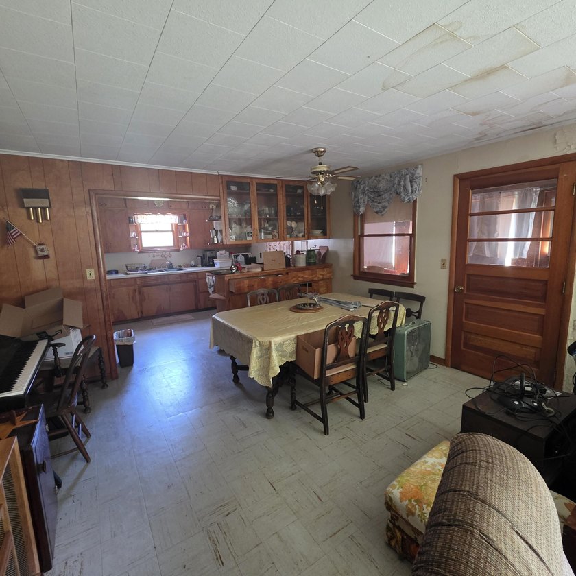 This adorable home is located on the 3rd fairway of the Les - photo 5