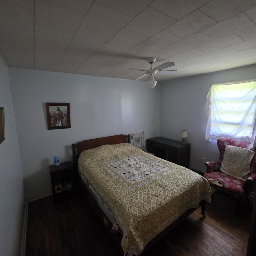 This adorable home is located on the 3rd fairway of the Les - photo 9