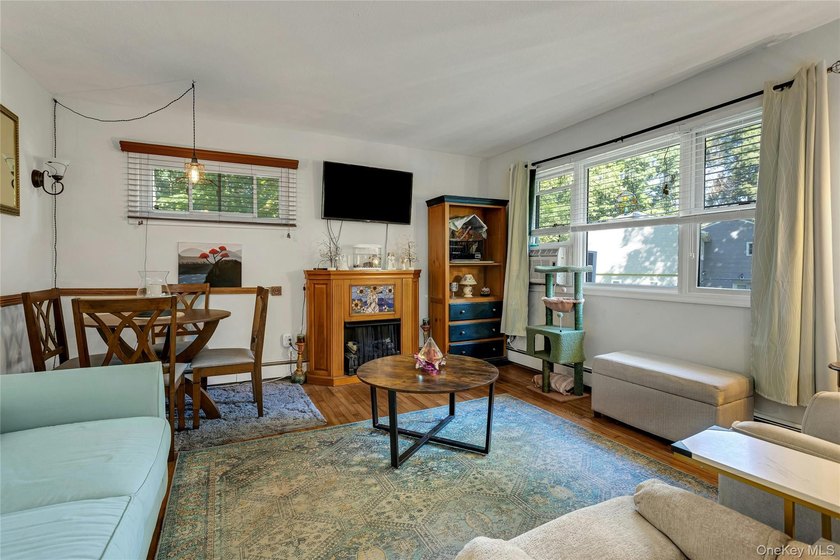 Beautifully updated and full of charm, this 2-bedroom, 1-bath - photo 6