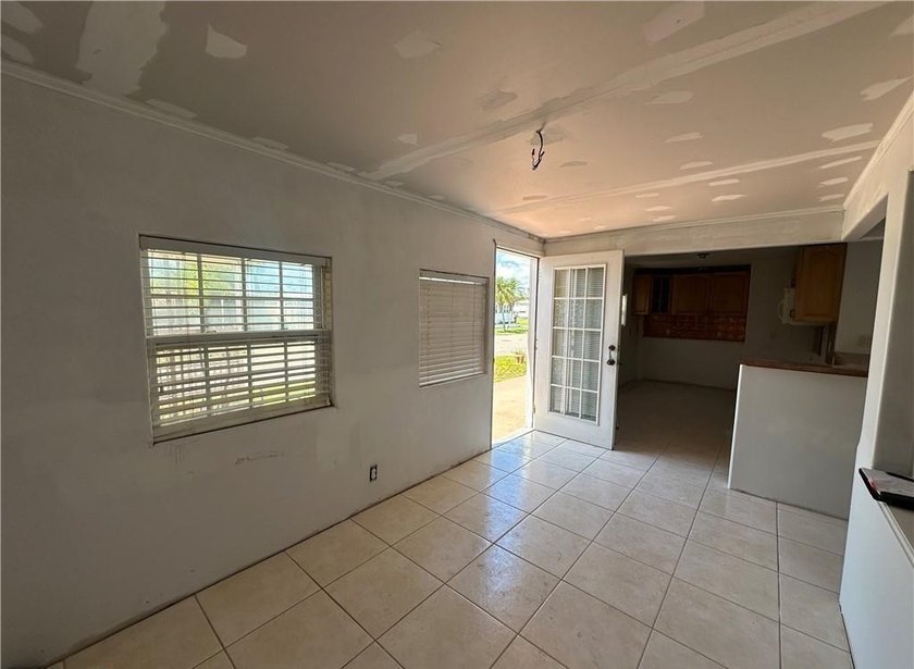 Excellent investment opportunity in this corner-lot home located - photo 10
