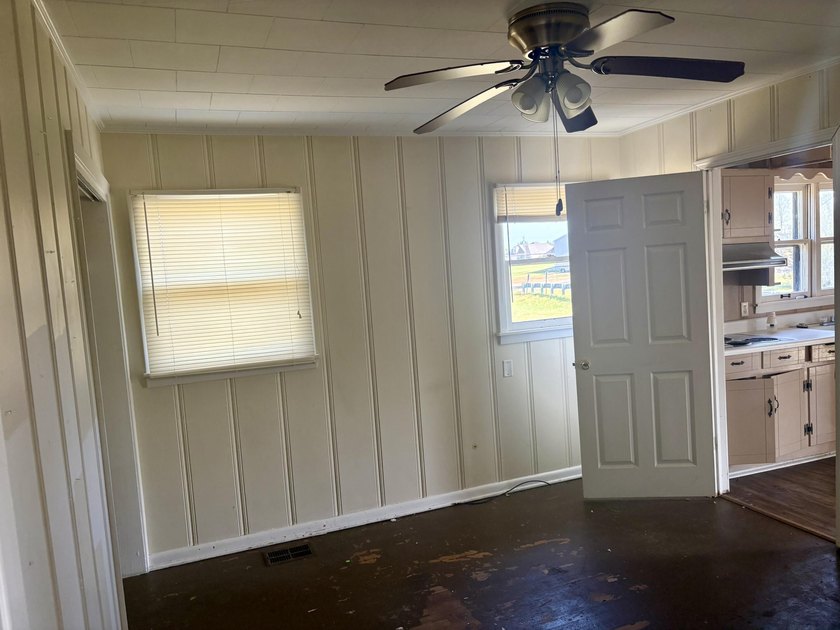 This 3 bedroom 1 bath house will be great for a starter home or - photo 6