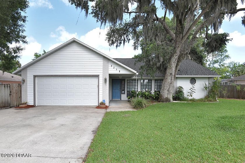 Spacious and inviting, this 4-bedroom, 3-bath home in the - photo 8