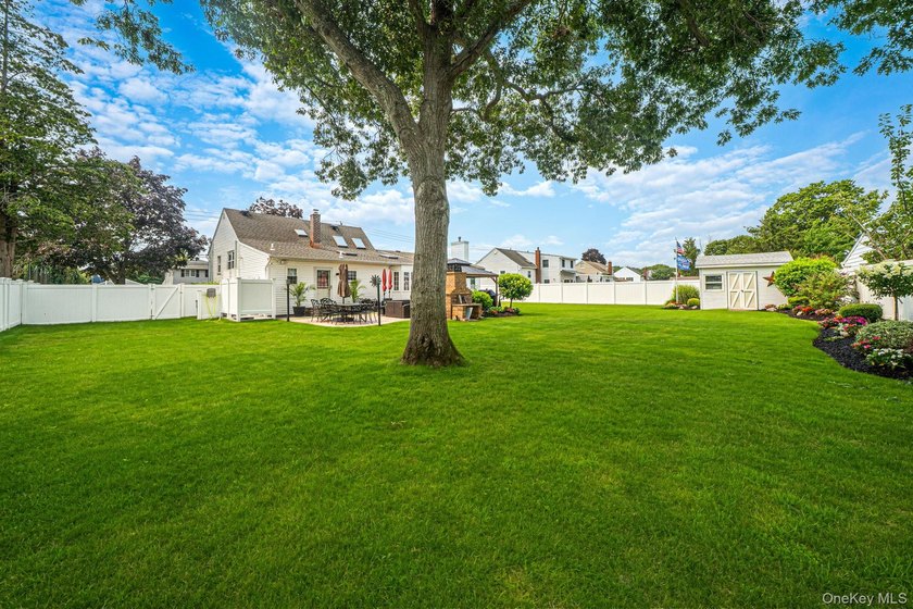 Welcome to this beautifully expanded split-level home situated - photo 5