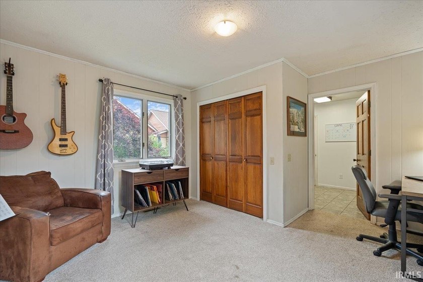 Welcome to this beautifully maintained waterfront ranch in the - photo 24