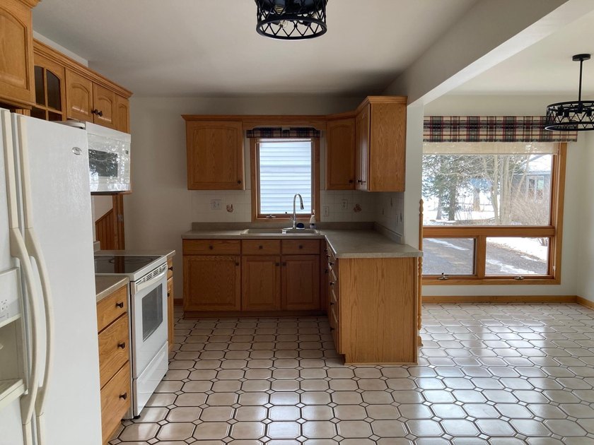 VRP $825,000-$850,000 Stop dreaming and start living. This - photo 5