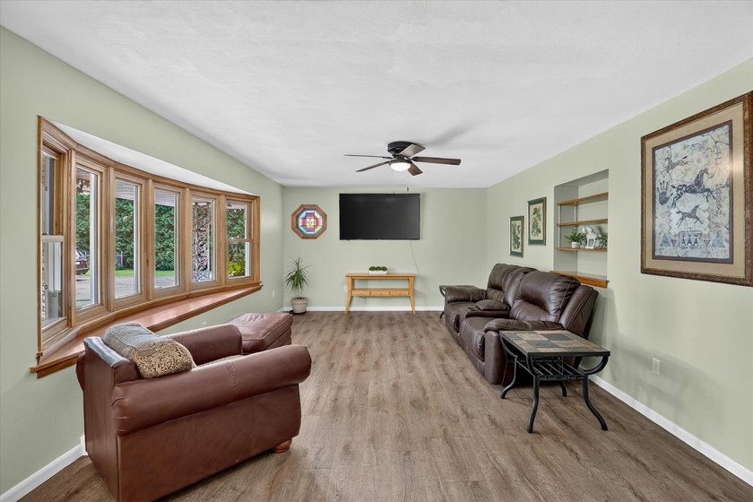 Beautifully remodeled all-brick ranch on a sprawling 2.2-acre - photo 7