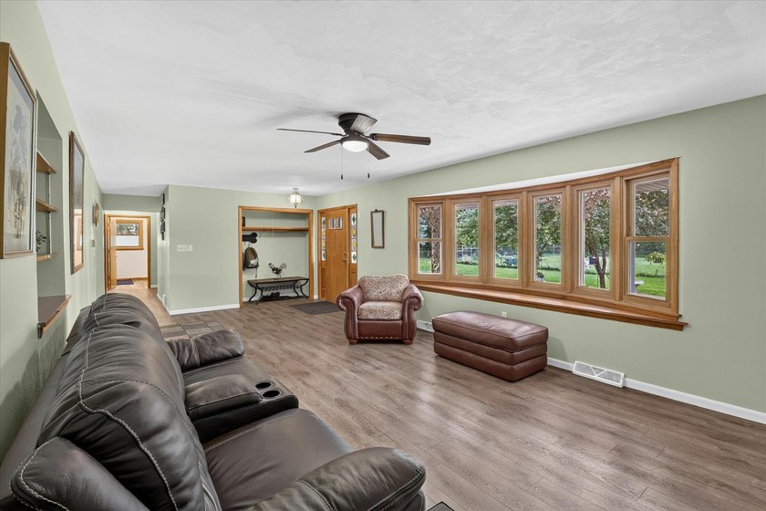 Beautifully remodeled all-brick ranch on a sprawling 2.2-acre - photo 8
