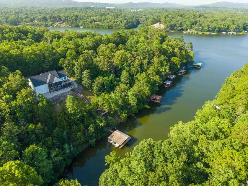 Experience luxury living on peaceful Lake Catherine in this 3 - photo 5
