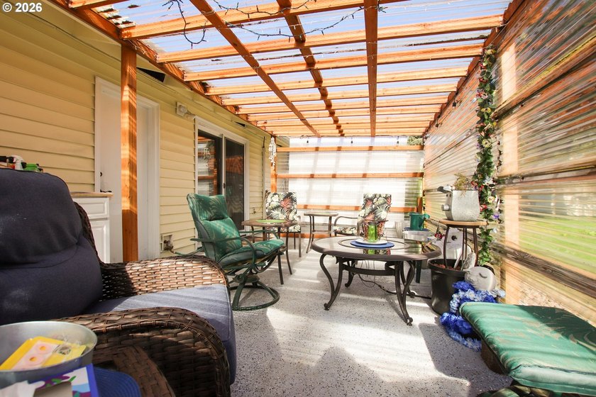 Charming 3 bedroom, 1 bath home offering 1,024 sq ft of - photo 26