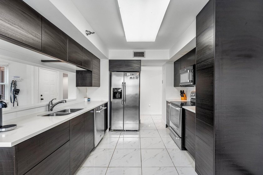 SELLER WILL PAY CONDO DUES FOR BUYER FOR REMAINDER OF 2026!!! - photo 7